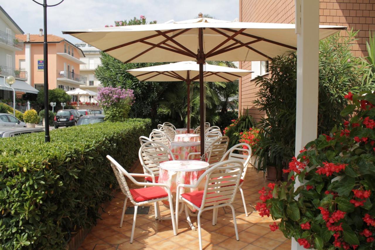 Hotel Driade Sul Mare Rimini Kültér fotó