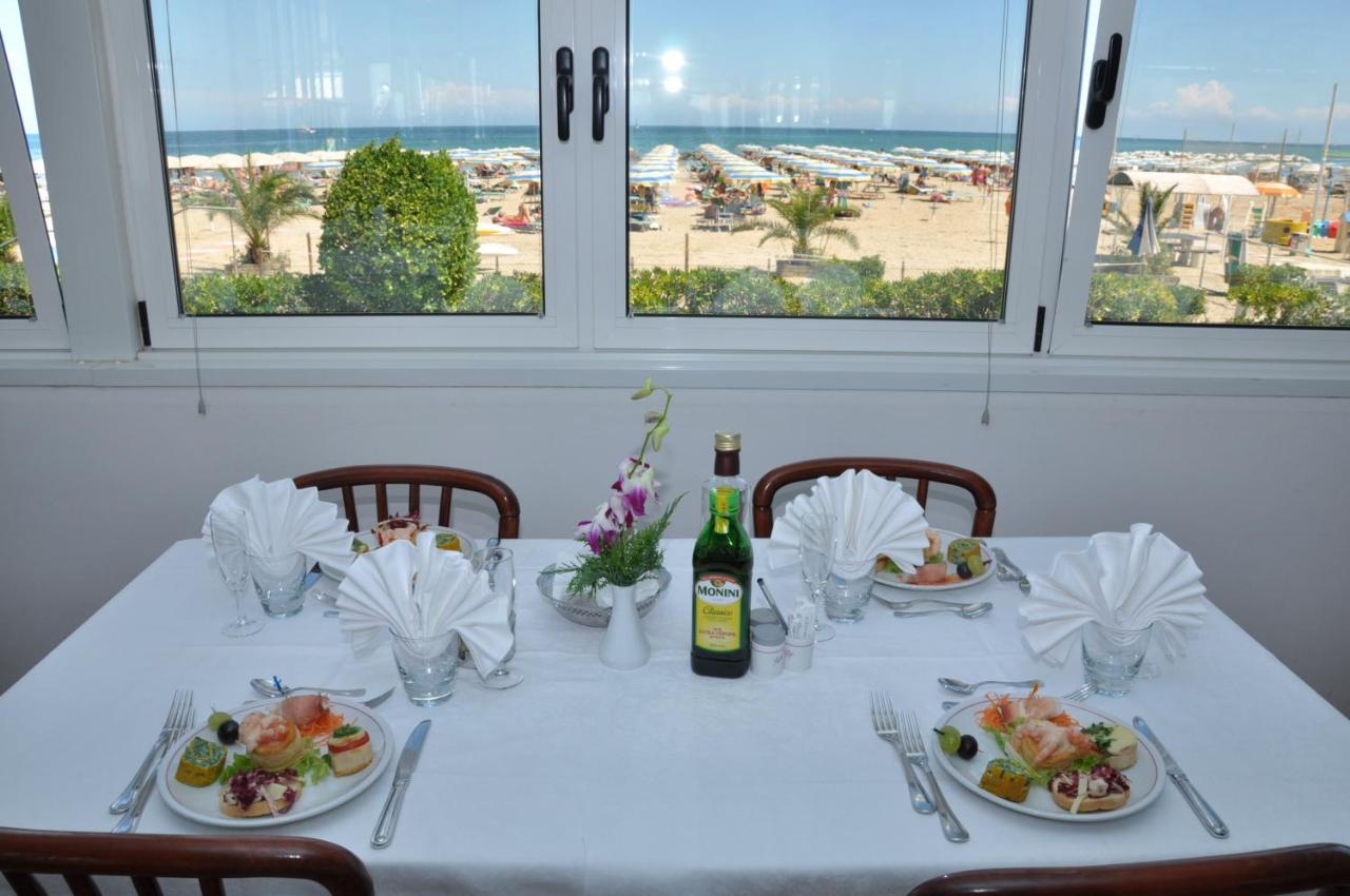 Hotel Driade Sul Mare Rimini Kültér fotó