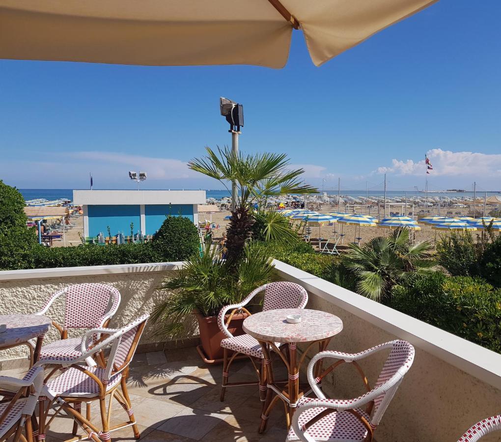 Hotel Driade Sul Mare Rimini Kültér fotó
