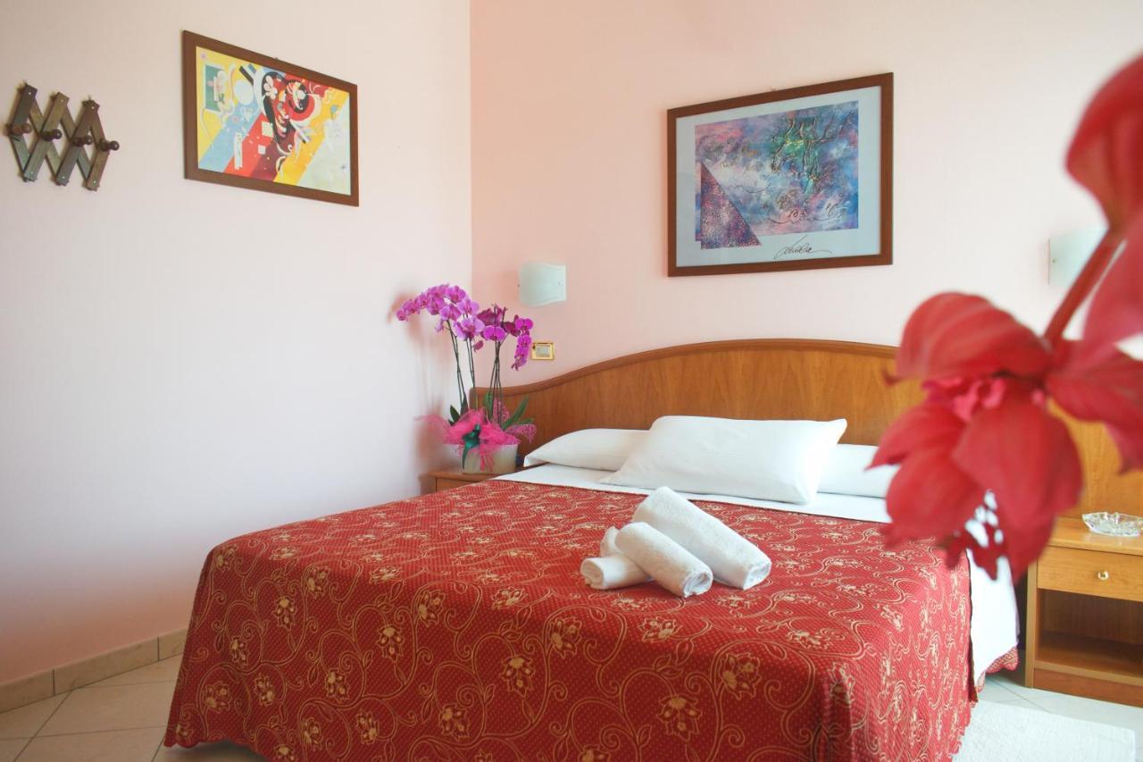 Hotel Driade Sul Mare Rimini Kültér fotó