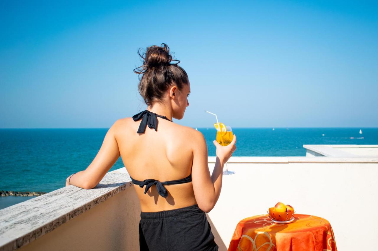 Hotel Driade Sul Mare Rimini Kültér fotó