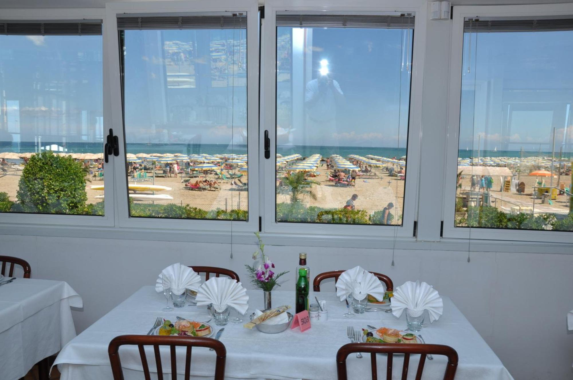 Hotel Driade Sul Mare Rimini Kültér fotó
